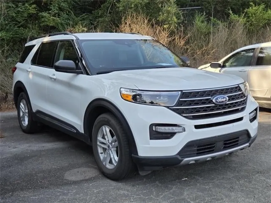 2022 Ford Explorer XLT photo 1
