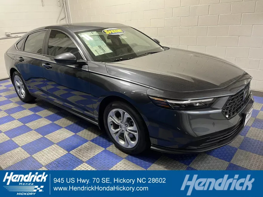 2025 Honda Accord LX photo 1