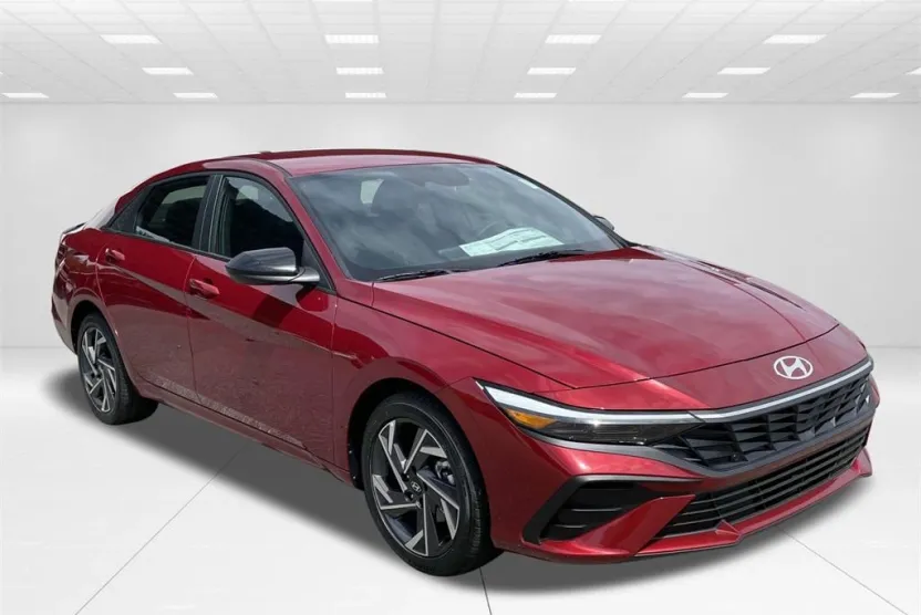 2025 Hyundai Elantra SEL Sport photo 1
