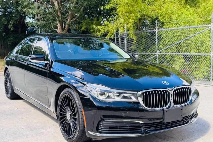 2019 Bmw 750i Sedan photo 1