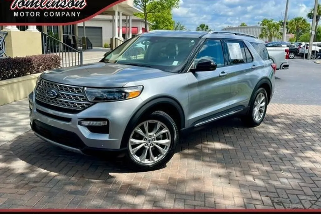 2024 Ford Explorer Limited photo 1
