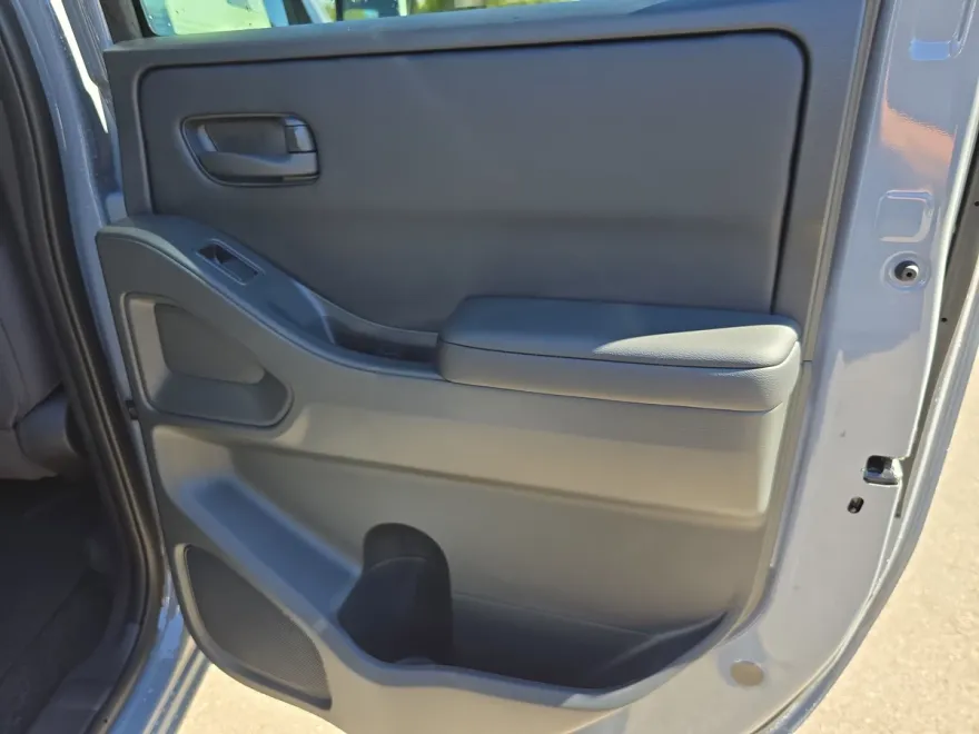 2026 Nissan Frontier SV photo 1