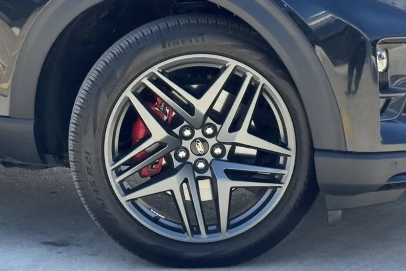 2025 Ford Explorer ST photo 1
