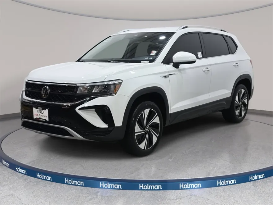 2024 Volkswagen Taos SE photo 1