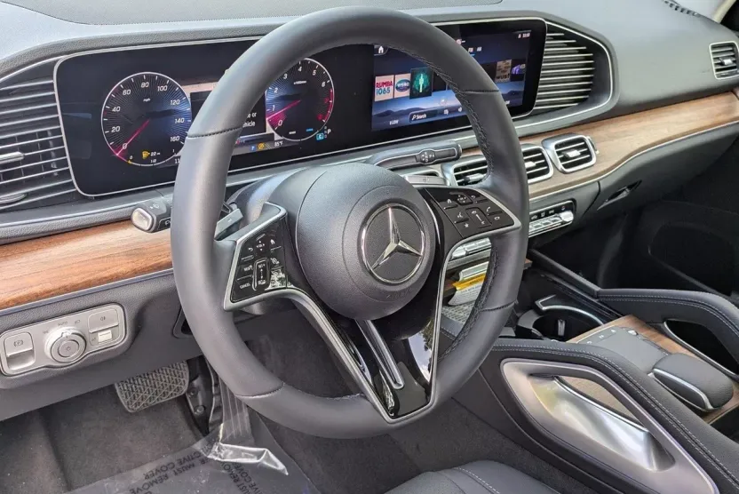 2025 Mercedes Benz GLE 350 4MATIC photo 1