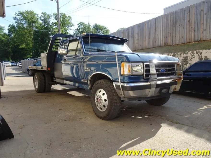 1990 Ford F-250 XL photo 1