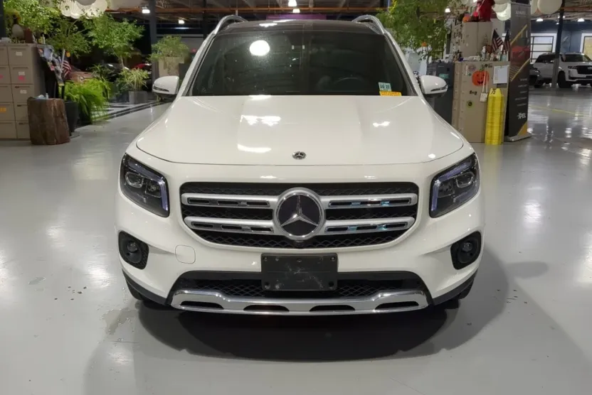 2022 Mercedes Benz GLB 250 4MATIC photo 1
