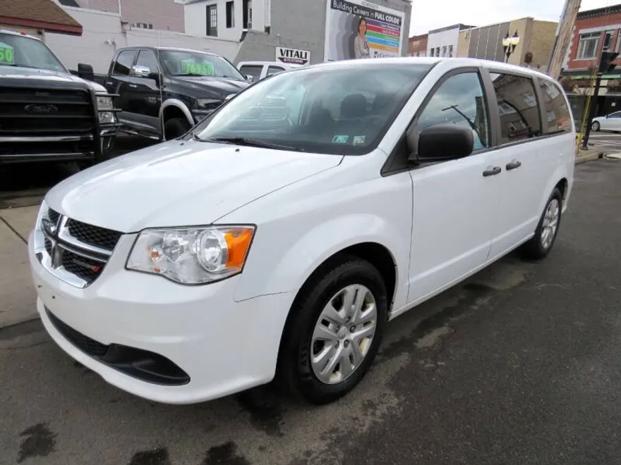 2019 Dodge Grand Caravan SE photo 1