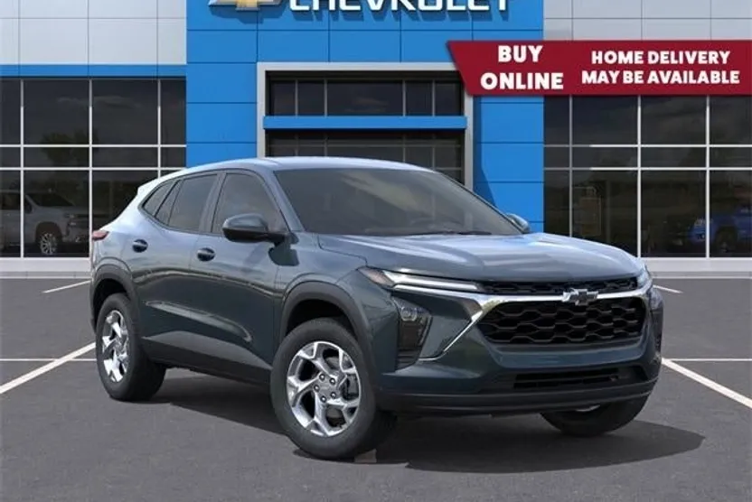 2025 Chevrolet Trax LS photo 1