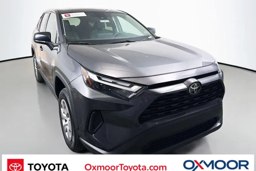 2024 Toyota RAV4 LE photo 1