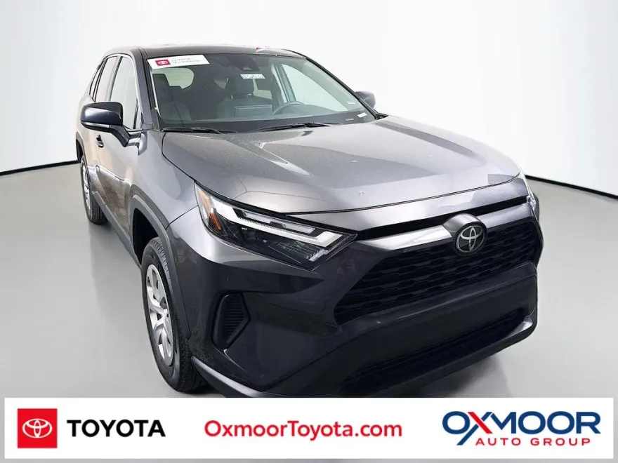 2024 Toyota RAV4 LE photo 1