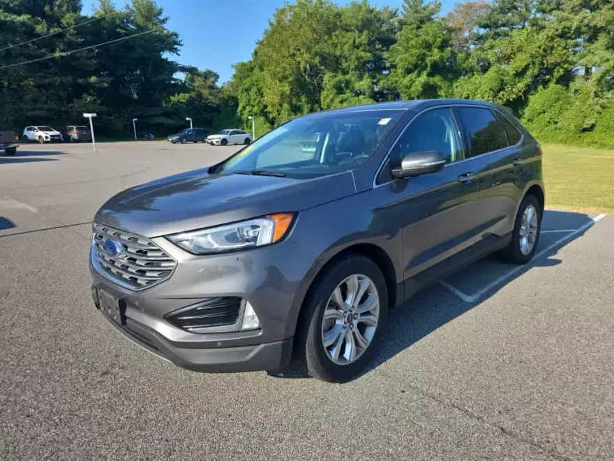 2022 Ford Edge Titanium photo 1