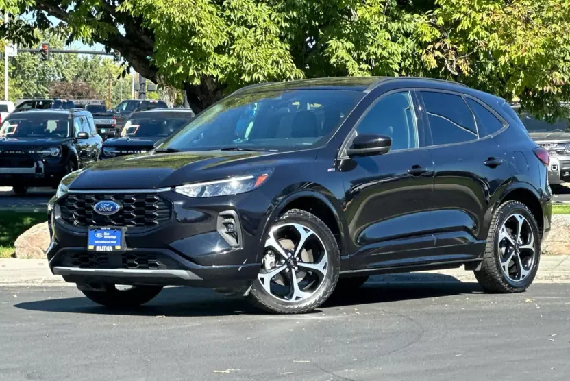 2023 Ford Escape ST-Line Select photo 1