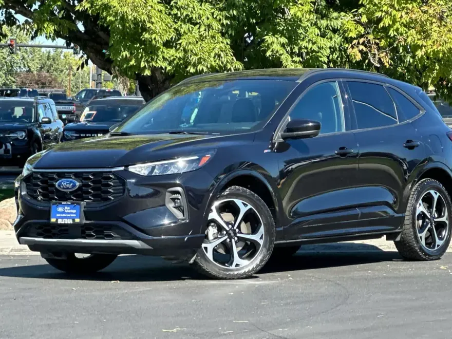 2023 Ford Escape ST-Line Select photo 1