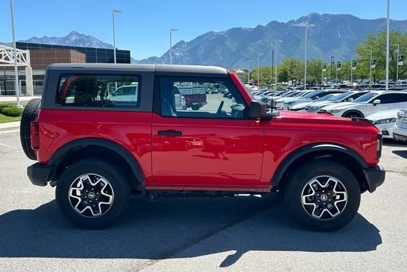 2022 Ford Bronco Outer Banks photo 1