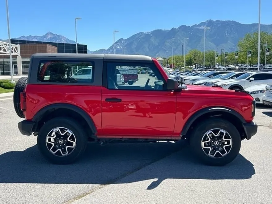 2022 Ford Bronco Outer Banks photo 1