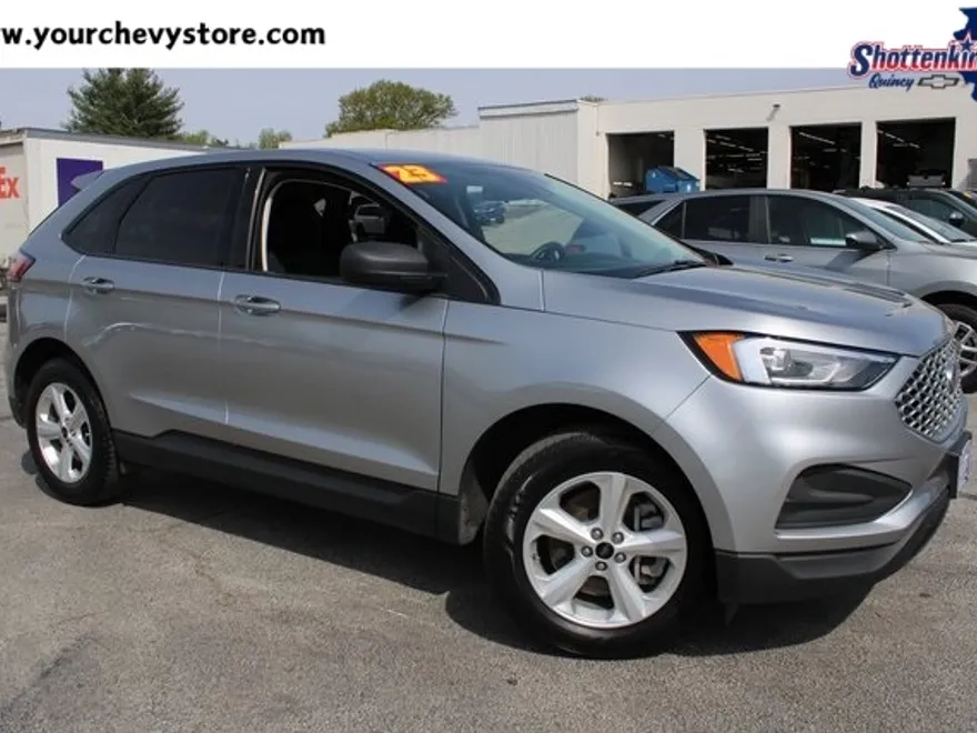 2023 Ford Edge SE photo 1