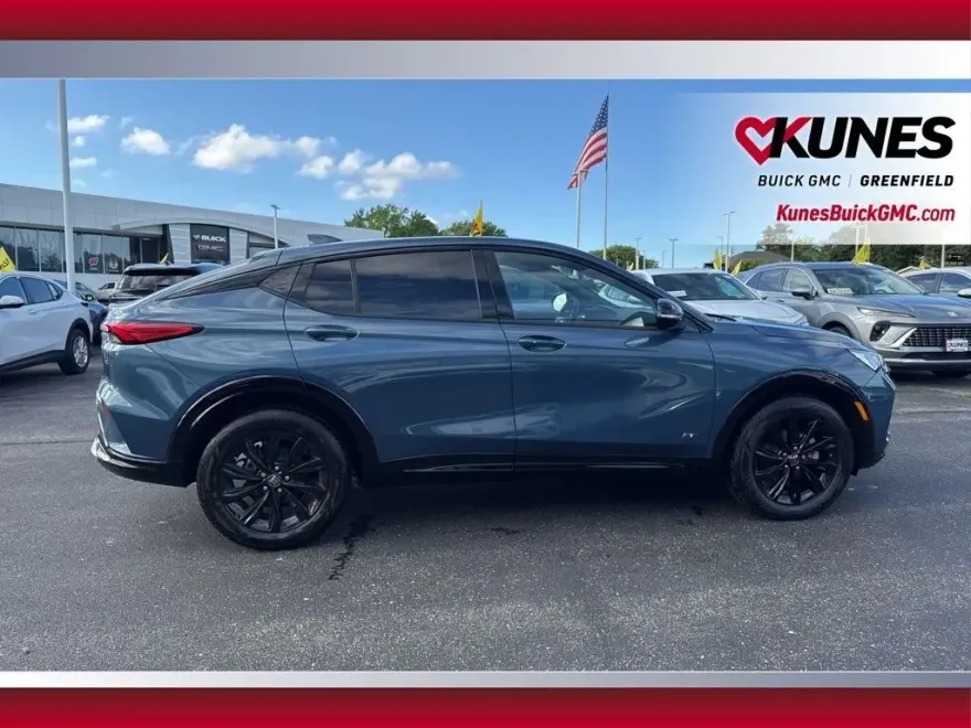 2025 Buick Envista ST photo 1