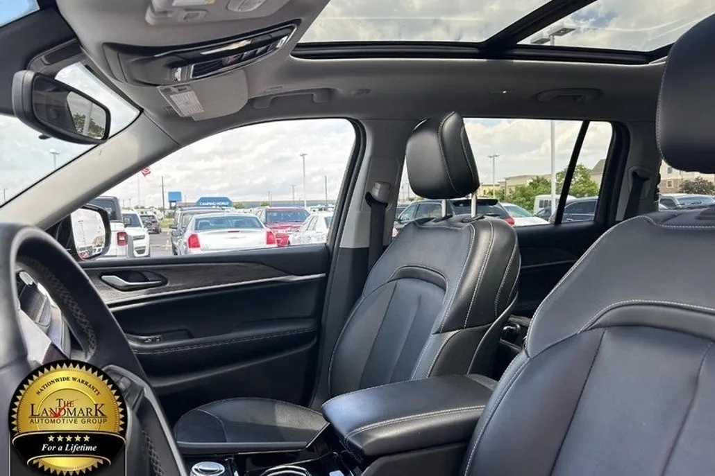 2022 Jeep Grand Cherokee Limited photo 1