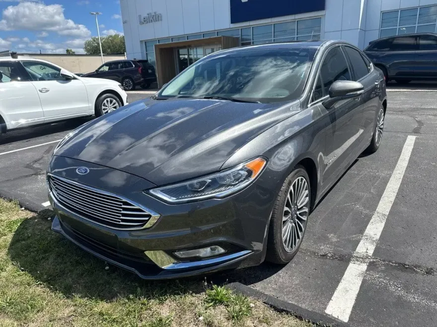 2017 Ford Fusion Hybrid SE photo 1