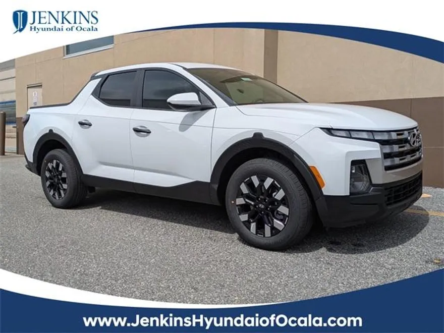2025 Hyundai Santa Cruz SE photo 1