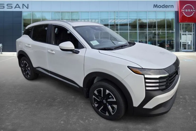 2025 Nissan Kicks SV photo 1