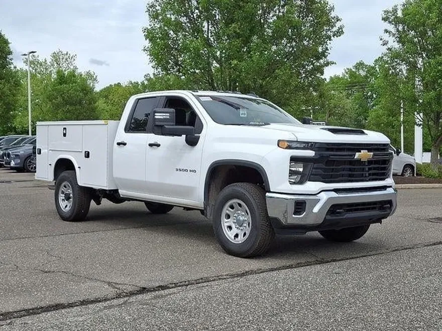 2025 Chevrolet Silverado 3500HD photo 1