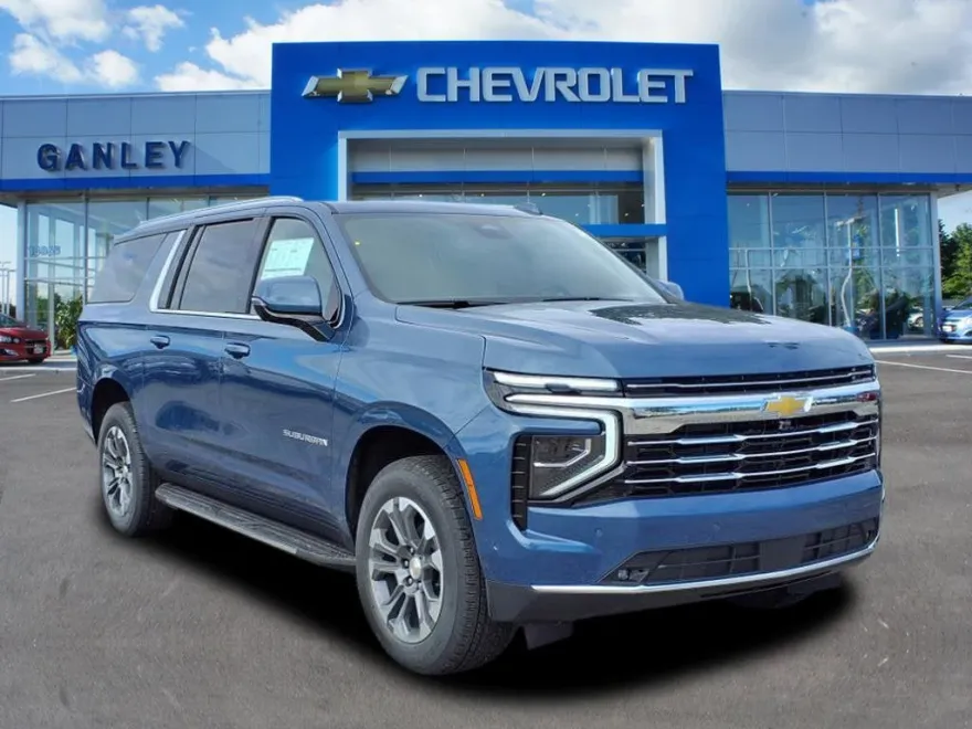 2025 Chevrolet Suburban LT photo 1