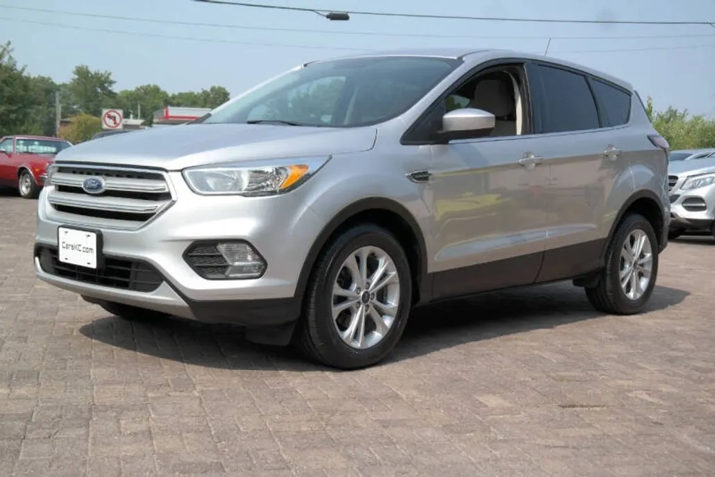 2017 Ford Escape SE photo 1