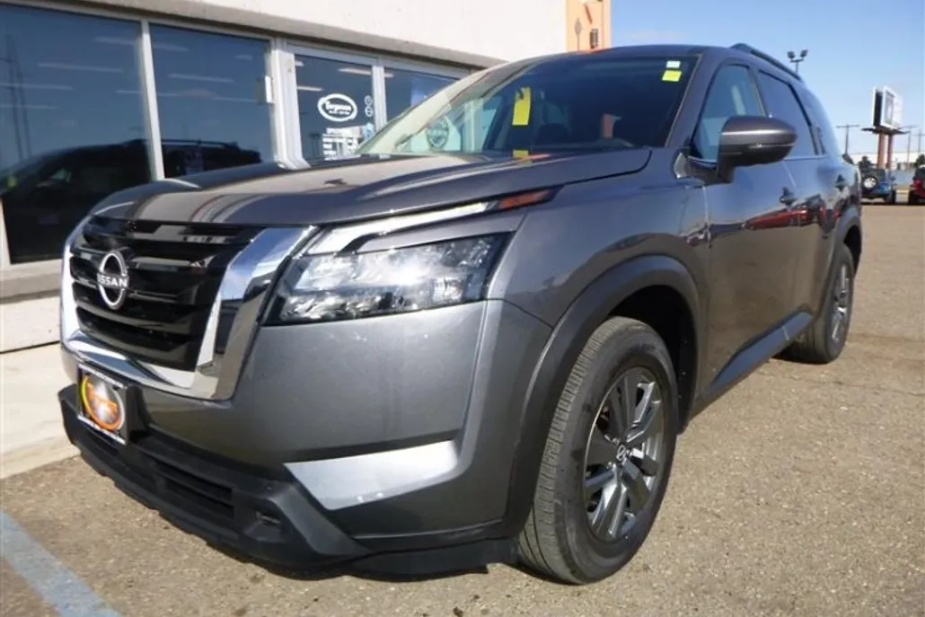 2024 Nissan Pathfinder SV photo 1