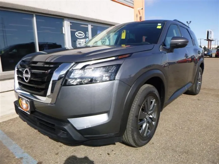 2024 Nissan Pathfinder SV photo 1