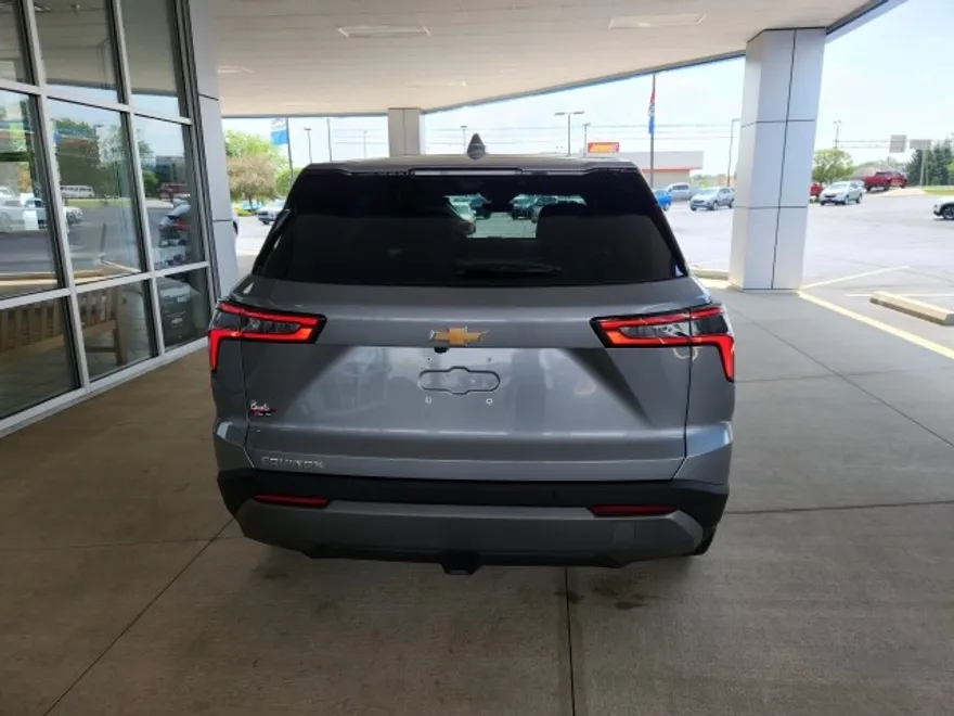 2026 Chevrolet Equinox LT photo 1