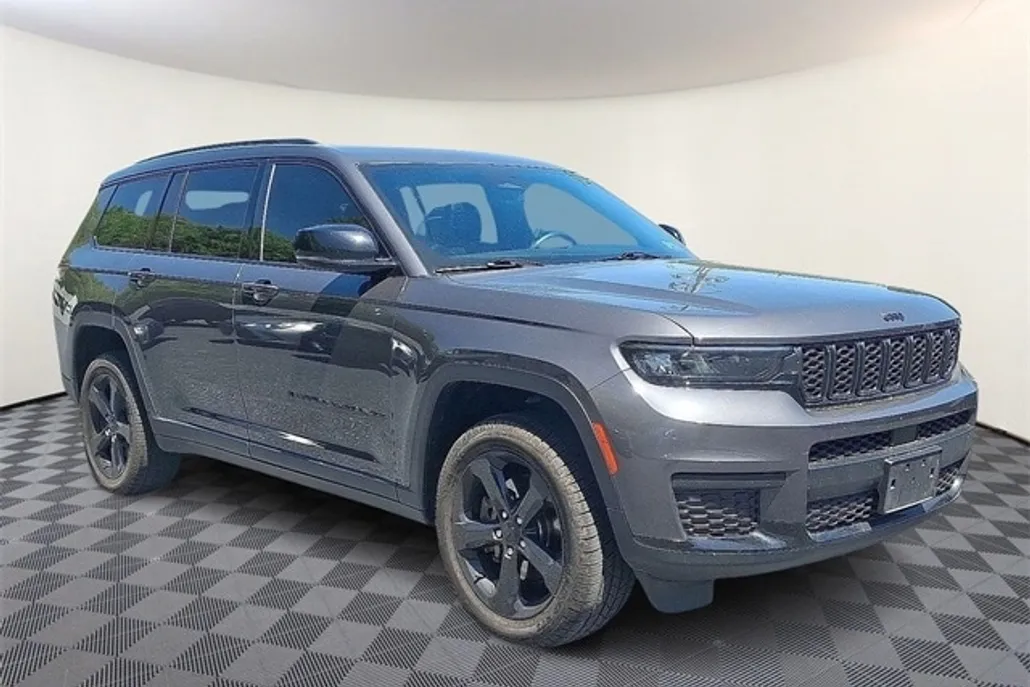 2022 Jeep Cherokee Laredo photo 1