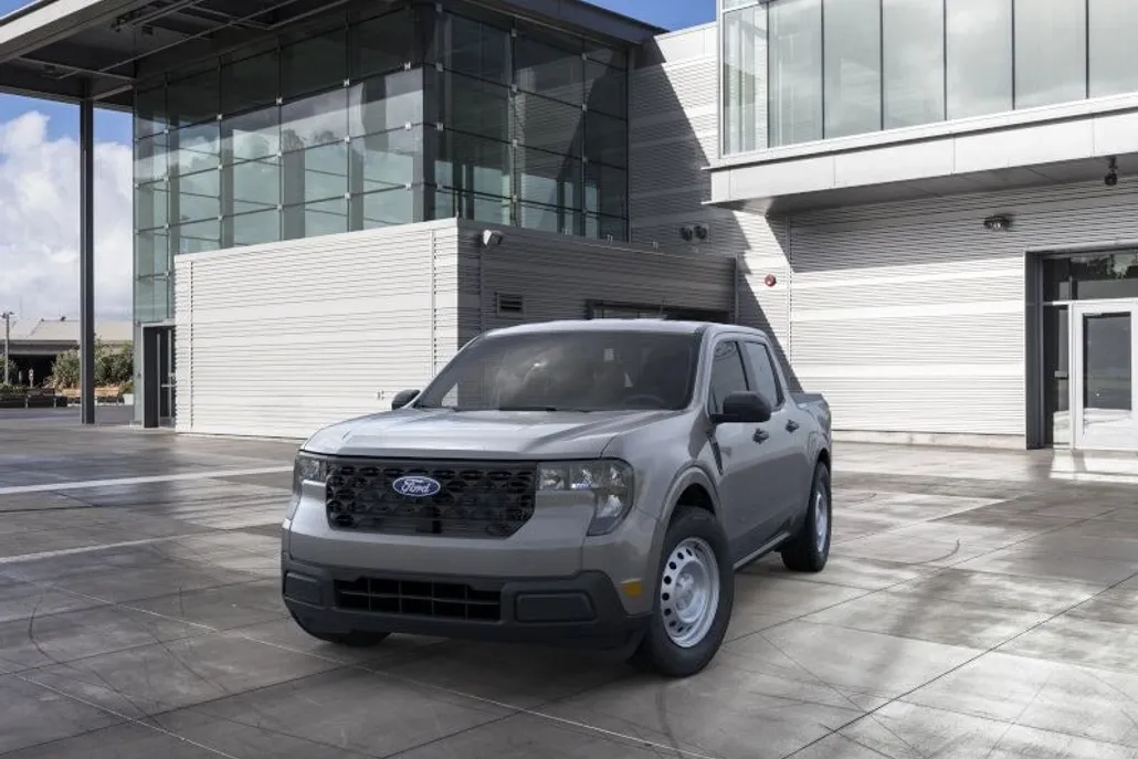 2025 Ford Maverick XL photo 1