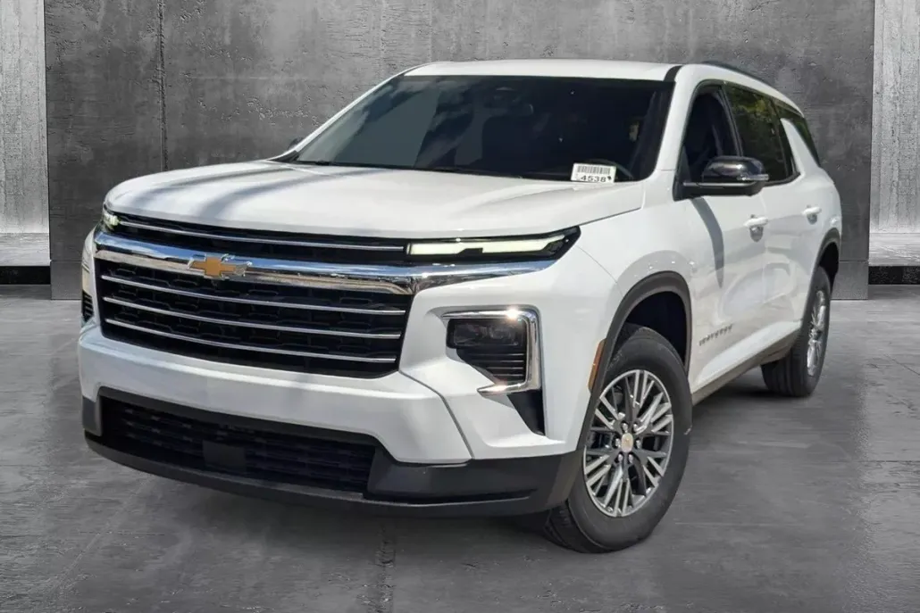 2025 Chevrolet Traverse photo 1