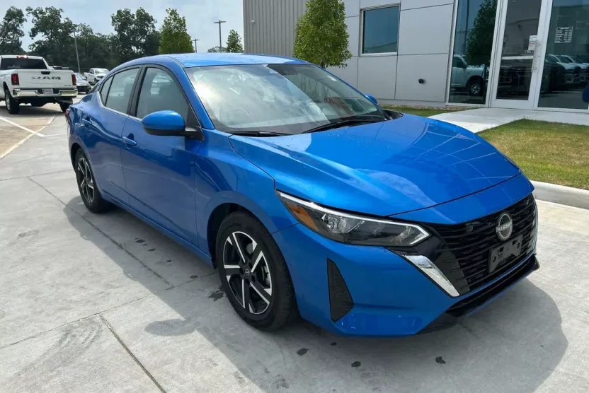 2025 Nissan Sentra SV photo 1