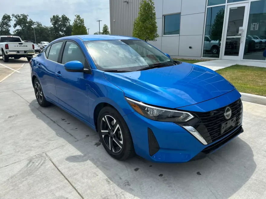 2025 Nissan Sentra SV photo 1