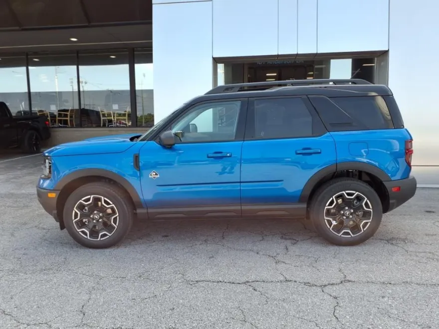 2025 Ford Bronco Sport Outer Banks photo 1