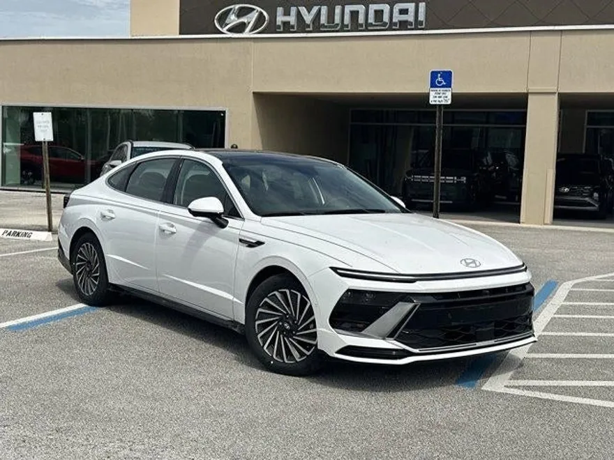 2025 Hyundai Sonata Hybrid Limited photo 1