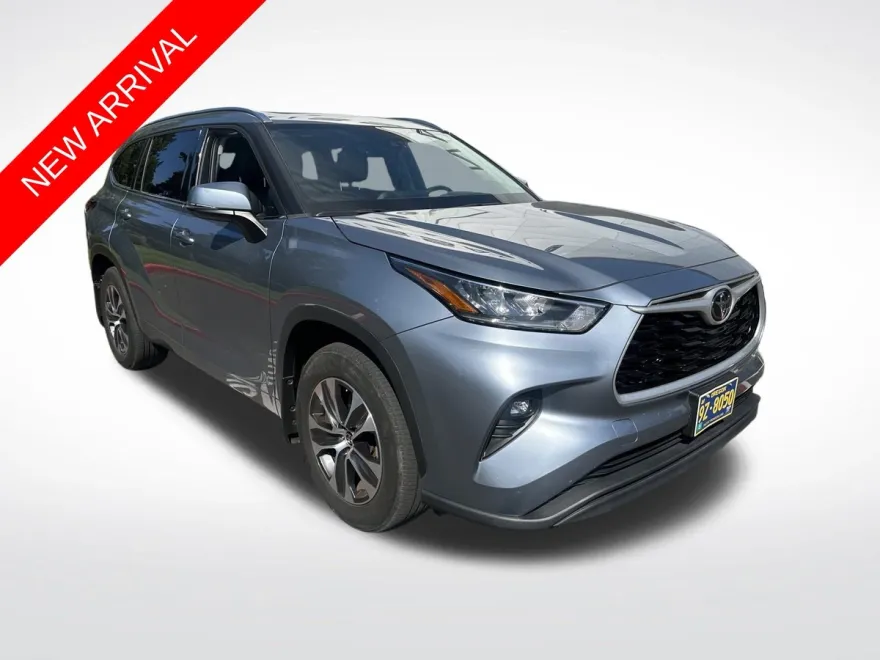 2020 Toyota Highlander XLE photo 1