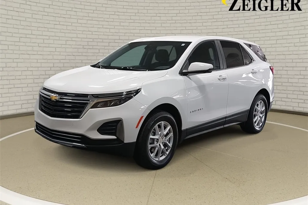 2024 Chevrolet Equinox LT photo 1