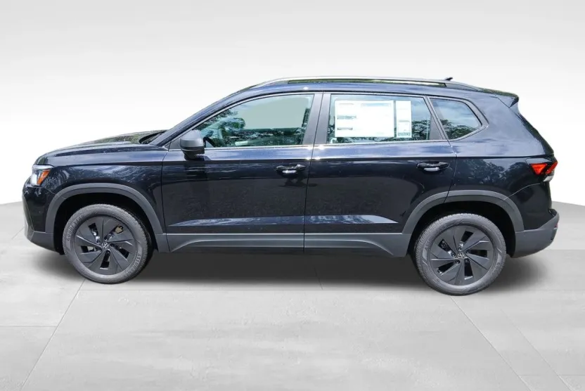 2025 Volkswagen Taos S photo 1