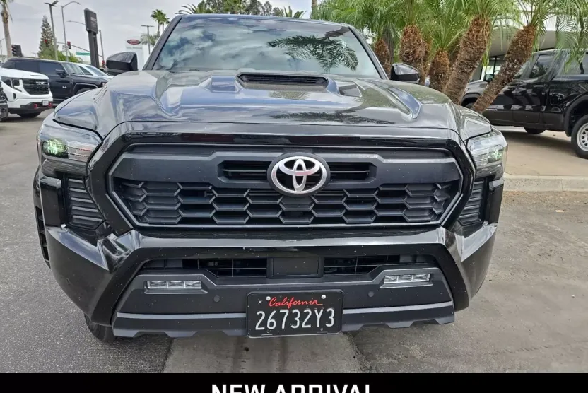 2024 Toyota Tacoma TRD Sport photo 1