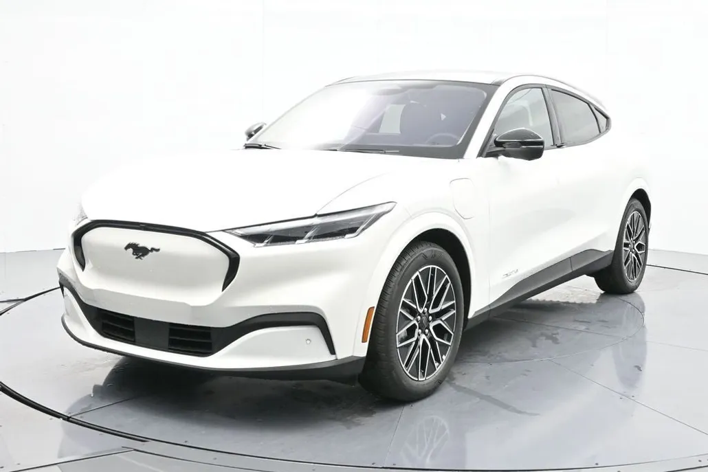 2025 Ford Mustang Mach-E Premium photo 1