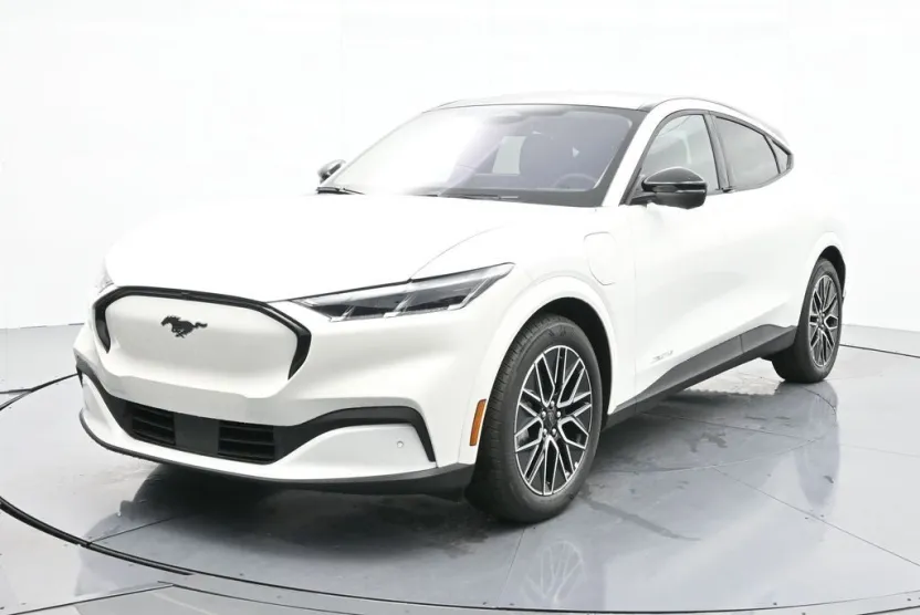 2025 Ford Mustang Mach-E Premium photo 1