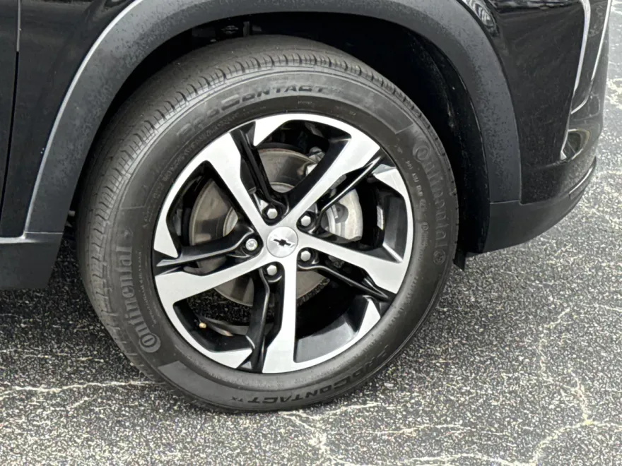 2024 Chevrolet Trax photo 1