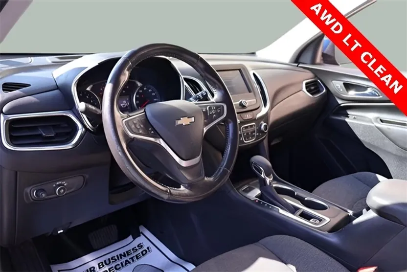2022 Chevrolet Equinox LT photo 1
