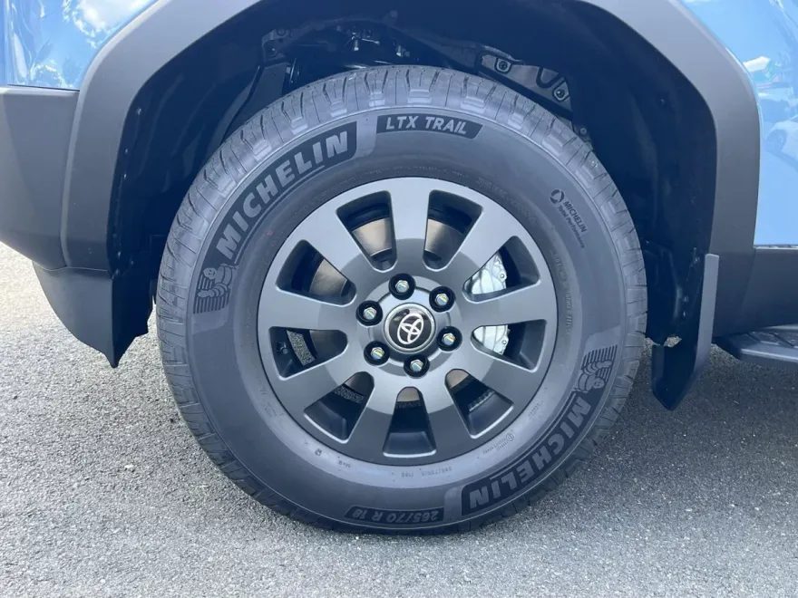 2025 Toyota Land Cruiser Base photo 1