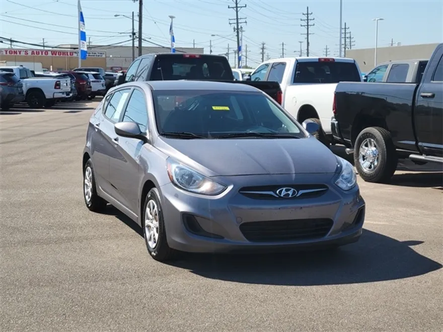 2014 Hyundai Accent GS photo 1