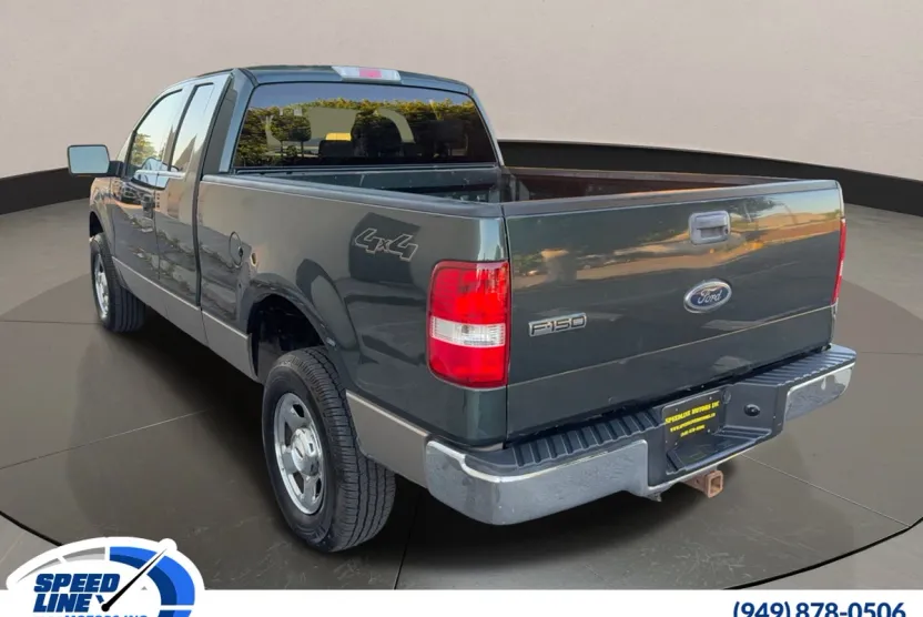 2004 Ford F-150 XLT photo 1